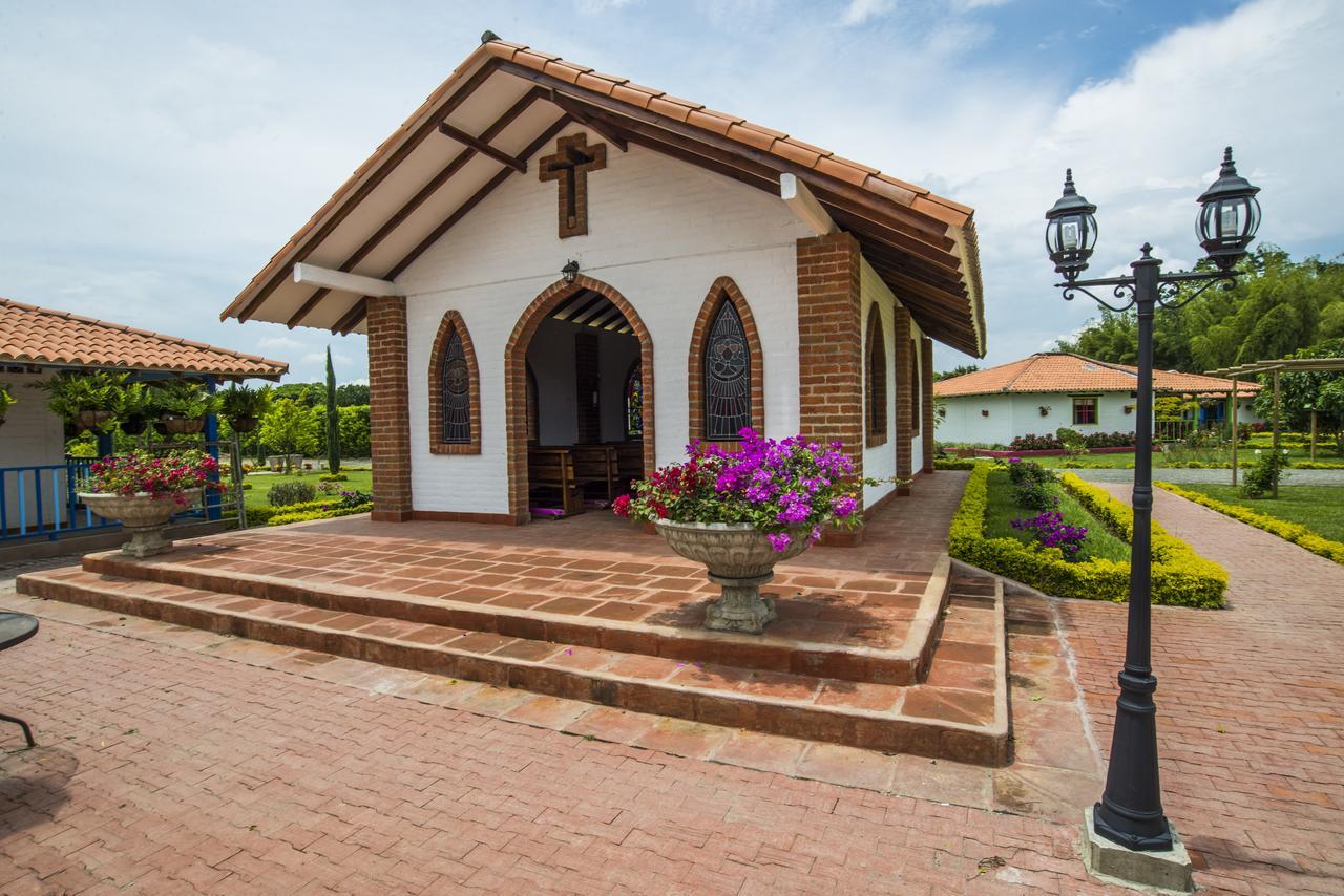 Hotel Campestre Tardes Calenas Yumbo Eksteriør billede
