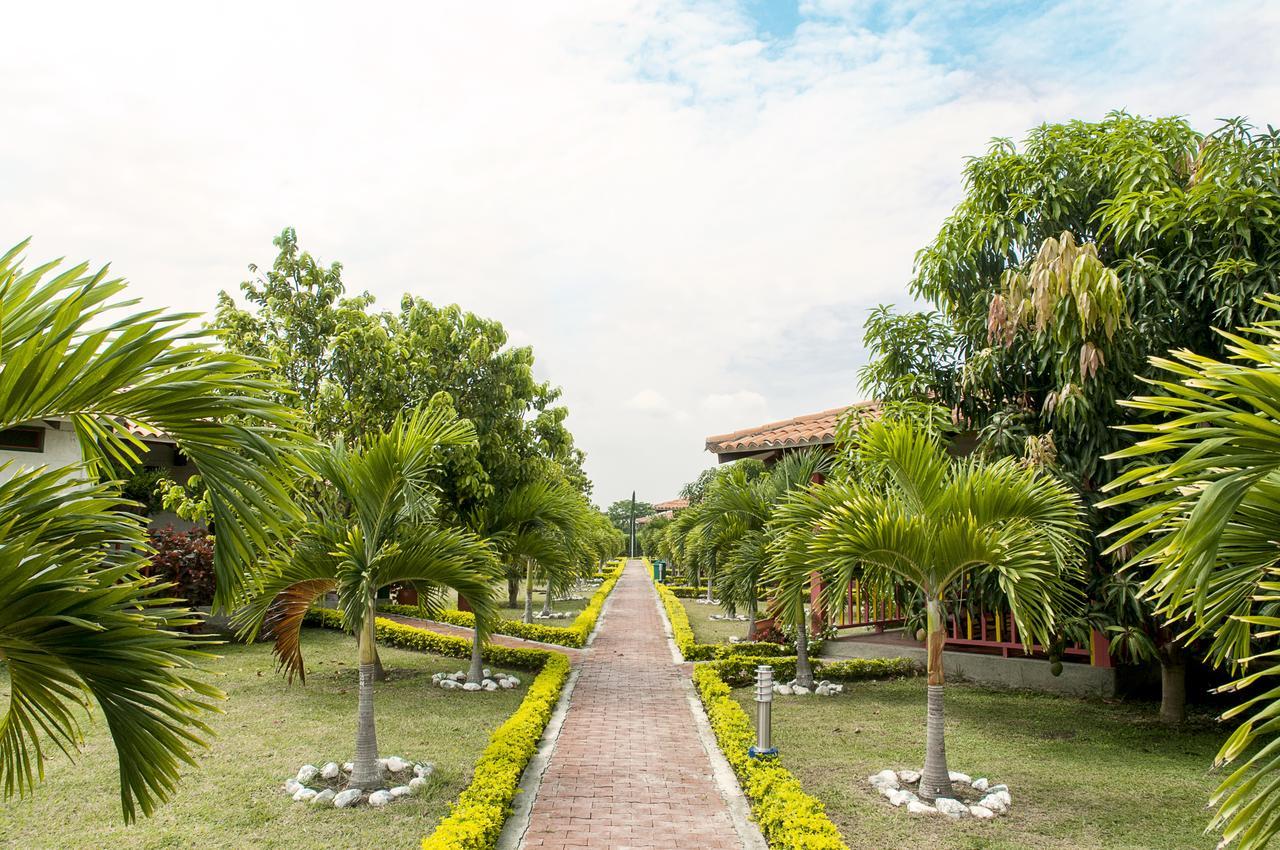 Hotel Campestre Tardes Calenas Yumbo Eksteriør billede