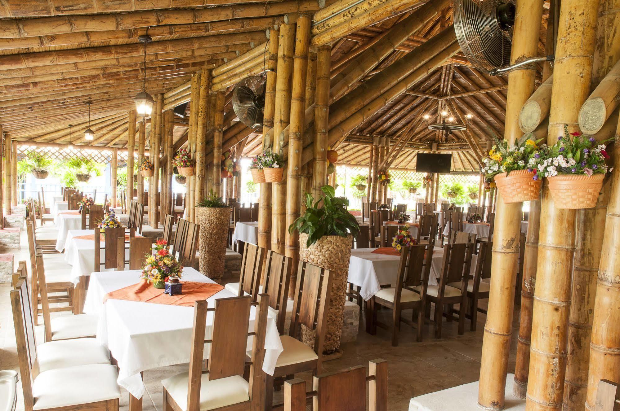 Hotel Campestre Tardes Calenas Yumbo Eksteriør billede