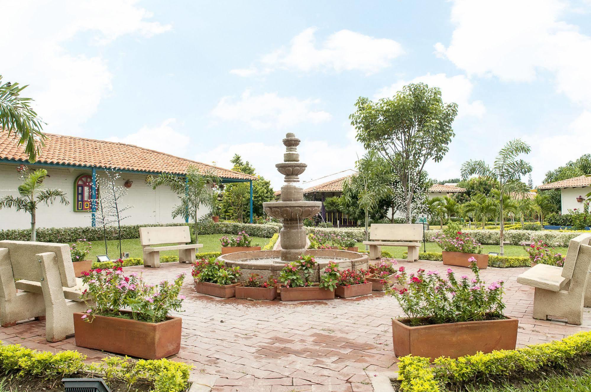 Hotel Campestre Tardes Calenas Yumbo Eksteriør billede